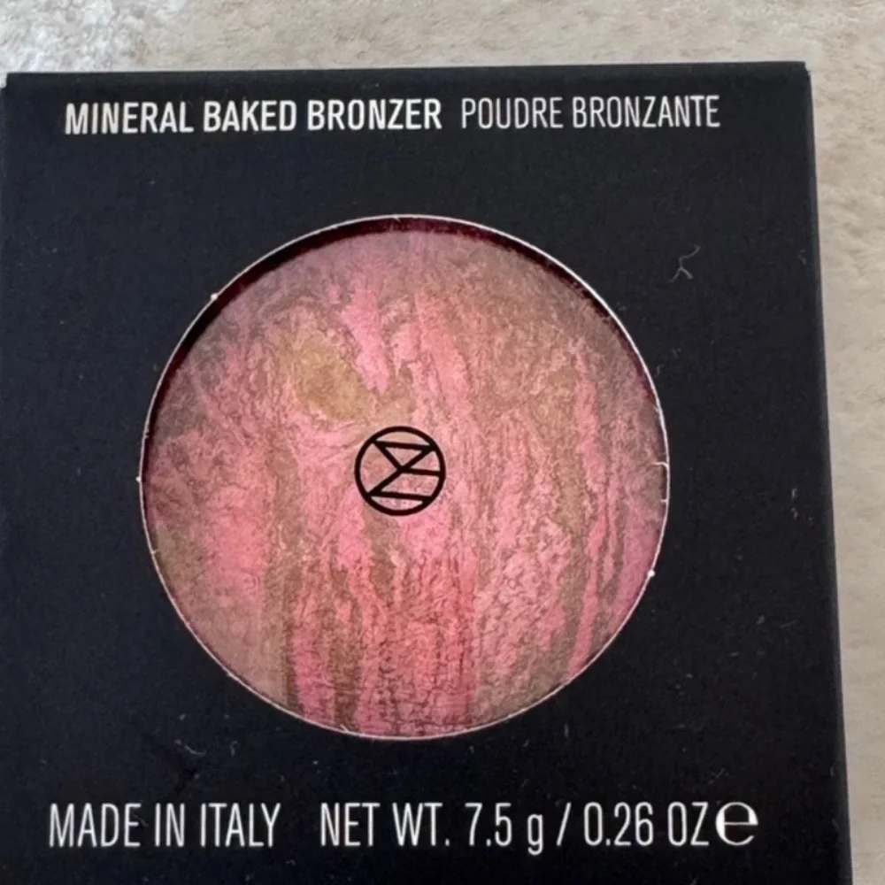 IL MAKIAGE vibrant bronzer